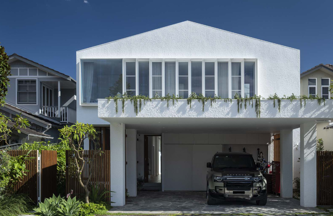 Hastings Parade street frontage pgr projects hastings pde bondi house street view